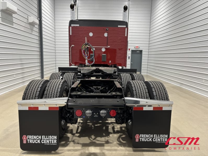 Exterior full rear view for this 2027 Kenworth W990 (Stock number: VJ249796)Weeee