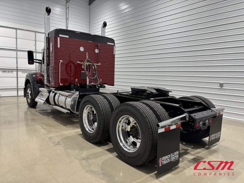 Exterior rear driver side for this 2027 Kenworth W990 (Stock number: VJ249796)Weeee
