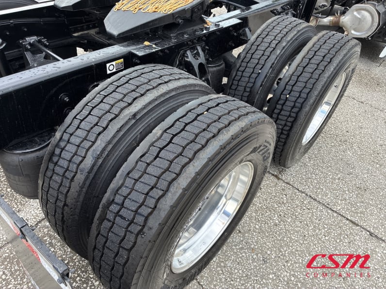 Passenger side rear frame and tire tread for this 2027 Kenworth T680 (Stock number: VJ250444)Weeee