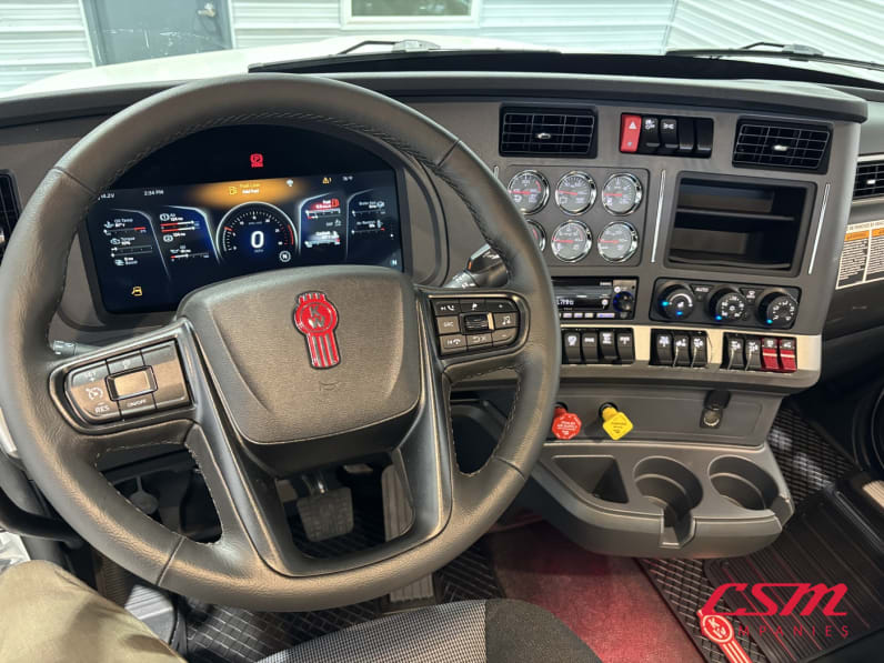 Interior dash for this 2027 Kenworth T880 (Stock number: VJ261370)Weeee
