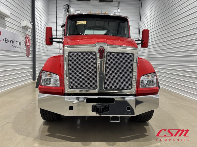 Exterior full front view for this 2027 Kenworth T880 (Stock number: VJ264332)Weeee