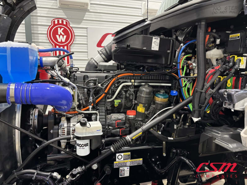 Drivers side engine for this 2027 Kenworth T880 (Stock number: VJ264381)Weeee