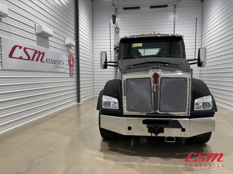 Exterior full front view for this 2027 Kenworth T880 (Stock number: VJ264381)Weeee