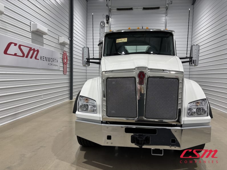 Exterior full front view for this 2027 Kenworth T880 (Stock number: VJ264382)Weeee