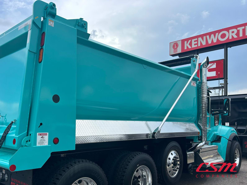 Exterior rear passenger side for this 2027 Kenworth W990 (Stock number: VJ266990)Weeee