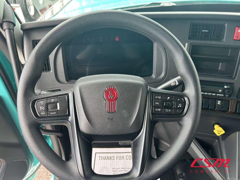 Interior steering wheel for this 2027 Kenworth W990 (Stock number: VJ266990)Weeee