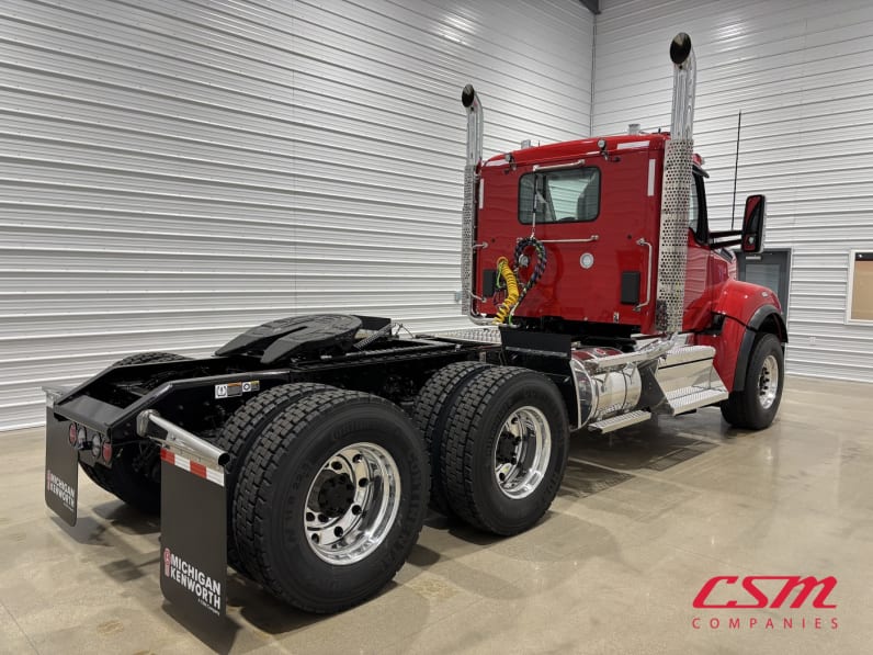 Exterior rear passenger side for this 2027 Kenworth T880S (Stock number: VJ275537)Weeee