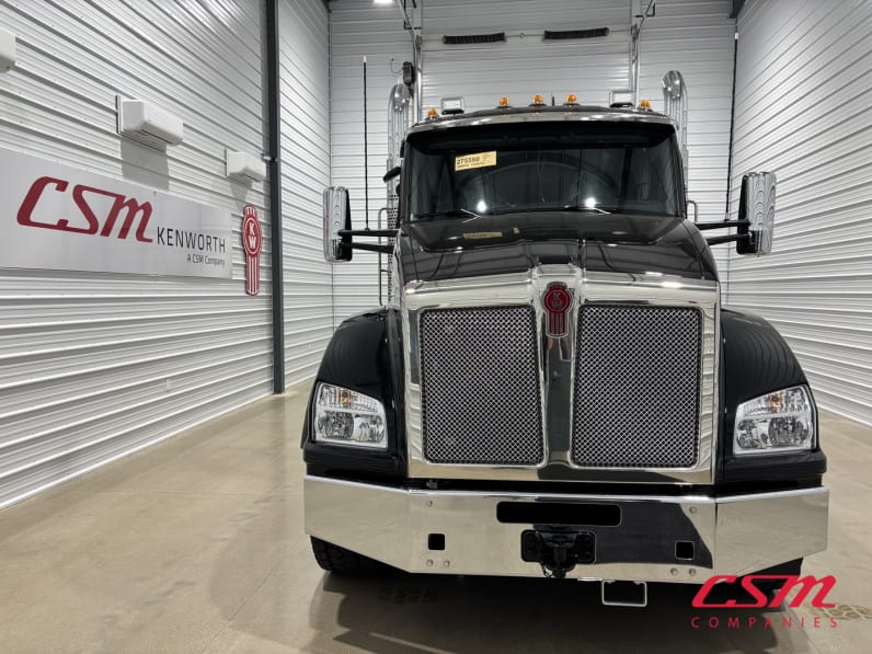 Exterior full front view for this 2027 Kenworth T880 (Stock number: VJ275550)Weeee