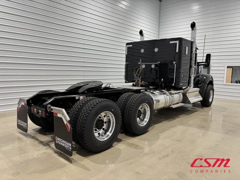 Exterior rear passenger side for this 2027 Kenworth W990 (Stock number: VJ276472)Weeee