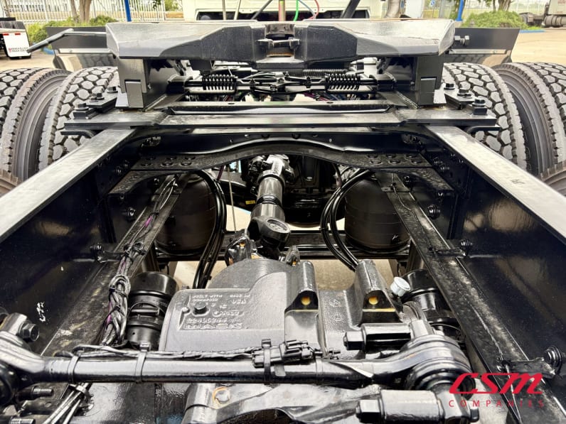 Center rear frame for this 2027 Mack Pinnacle PI64 (Stock number: VM021226)Weeee