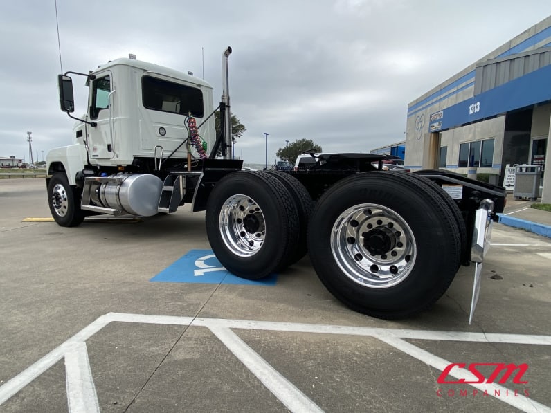 Exterior rear driver side for this 2027 Mack Pinnacle PI64 (Stock number: VM021227)Weeee