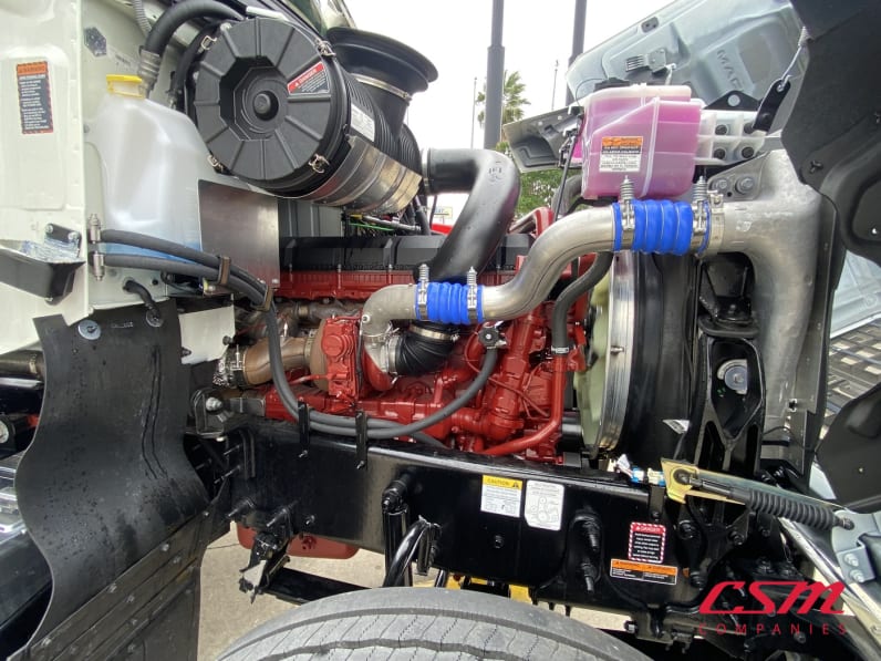 Passenger side engine for this 2027 Mack Pinnacle PI64 (Stock number: VM021227)Weeee