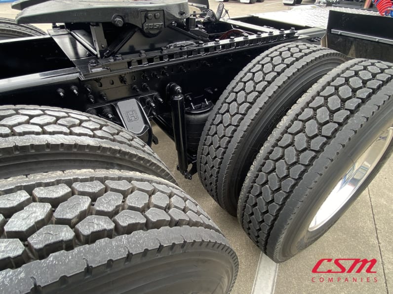 Passenger side rear frame and tire tread for this 2027 Mack Pinnacle PI64 (Stock number: VM021227)Weeee