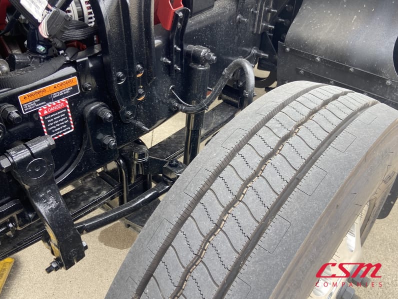 Driver side front tire tread for this 2027 Mack Pinnacle PI64 (Stock number: VM021228)Weeee