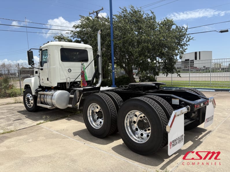 Exterior rear driver side for this 2027 Mack Pinnacle PI64 (Stock number: VM021597)Weeee