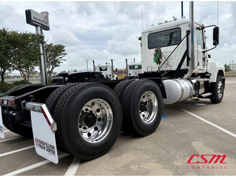 Exterior rear passenger side for this 2027 Mack Pinnacle PI64 (Stock number: VM021597)Weeee