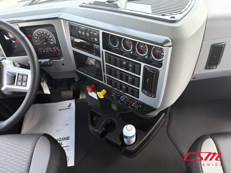 Interior cockpit for this 2027 Mack Pinnacle PI64 (Stock number: VM021597)Weeee