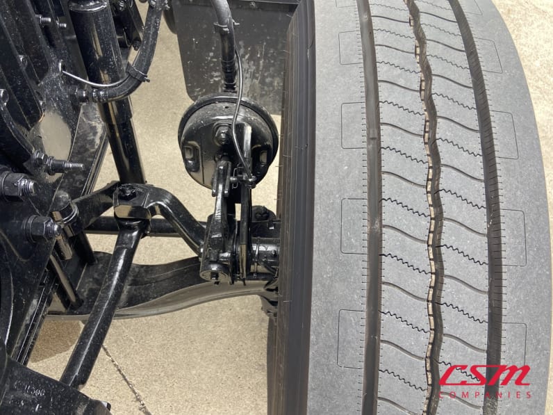 Driver side front tire tread for this 2027 Mack Pinnacle PI64 (Stock number: VM021598)Weeee