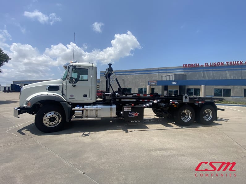Exterior full driver side for this 2027 Mack Granite GR64 (Stock number: VM058447)Weeee