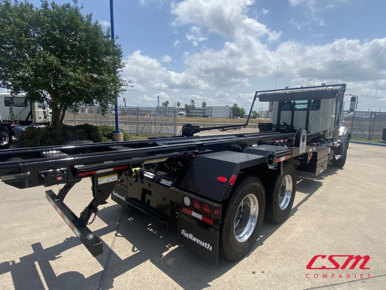 Exterior rear passenger side for this 2027 Mack Granite GR64 (Stock number: VM058447)Weeee