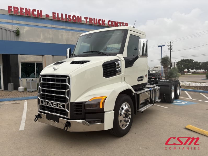 Exterior front drivers side for this 2027 Mack Anthem ANT64 (Stock number: VM105924)Weeee