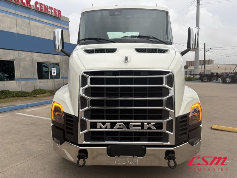 Exterior full front view for this 2027 Mack Anthem ANT64 (Stock number: VM105924)Weeee