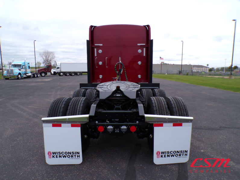 Exterior full rear view for this 2027 Kenworth W900L (Stock number: VR230533)Weeee