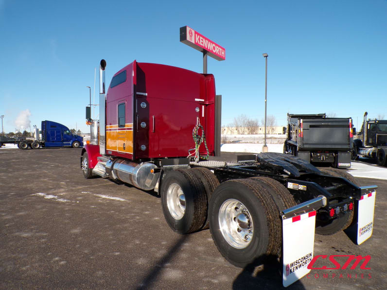 Exterior rear driver side for this 2027 Kenworth W900L (Stock number: VR230533)Weeee