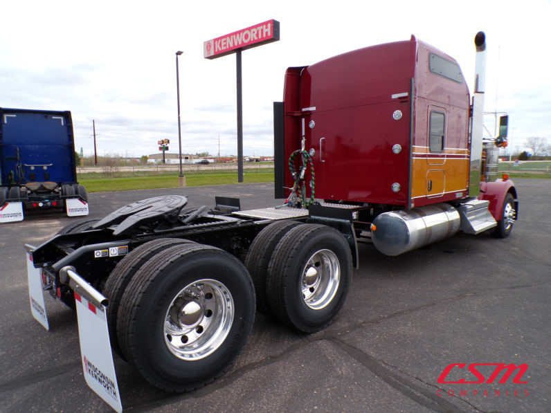 Exterior rear passenger side for this 2027 Kenworth W900L (Stock number: VR230533)Weeee