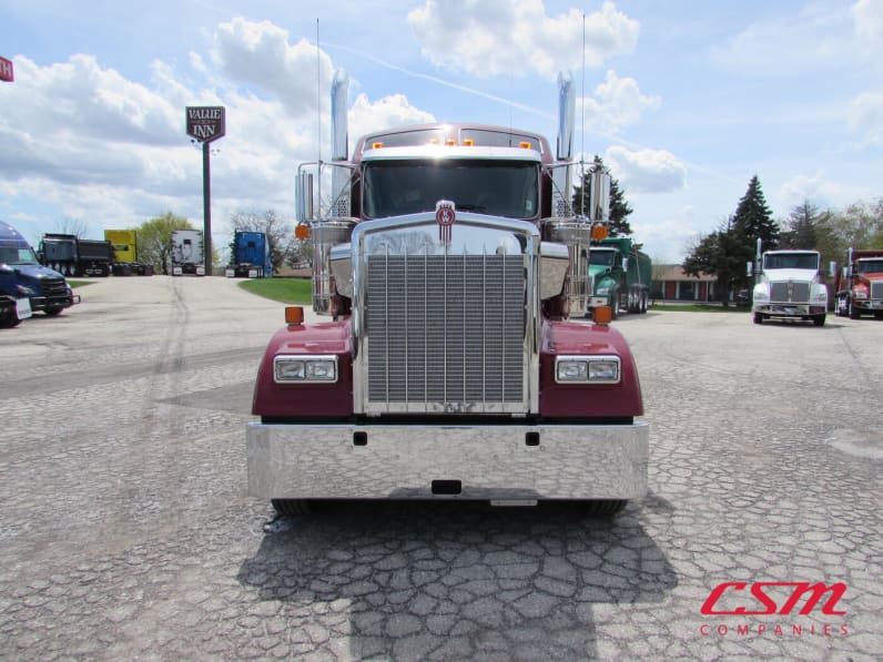 Exterior full front view for this 2027 Kenworth W900L (Stock number: VR234525)Weeee