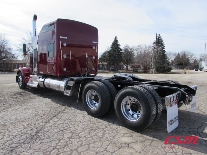 Exterior rear driver side for this 2027 Kenworth W900L (Stock number: VR234525)Weeee