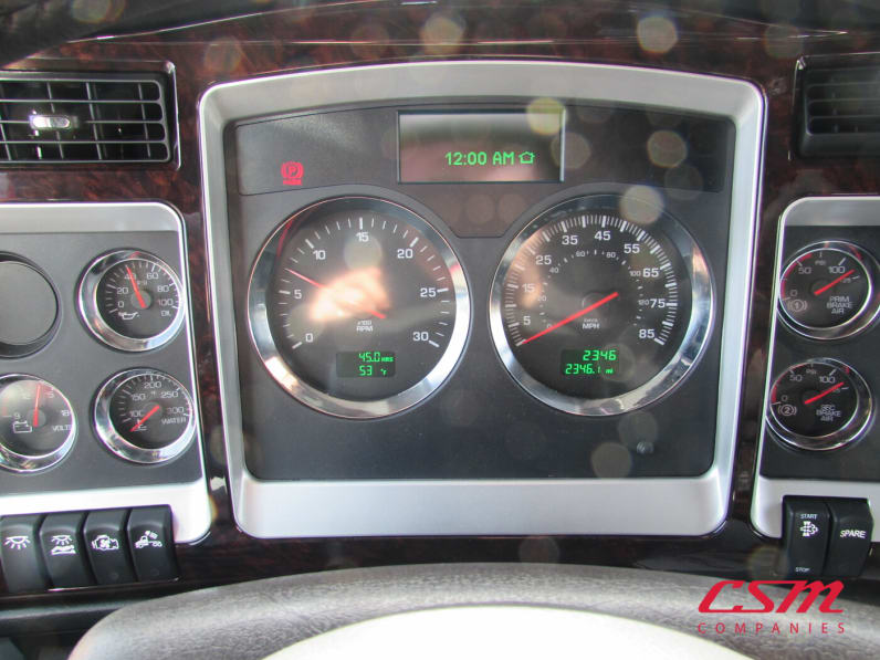 Mileage for this 2027 Kenworth W900L (Stock number: VR234525)Weeee