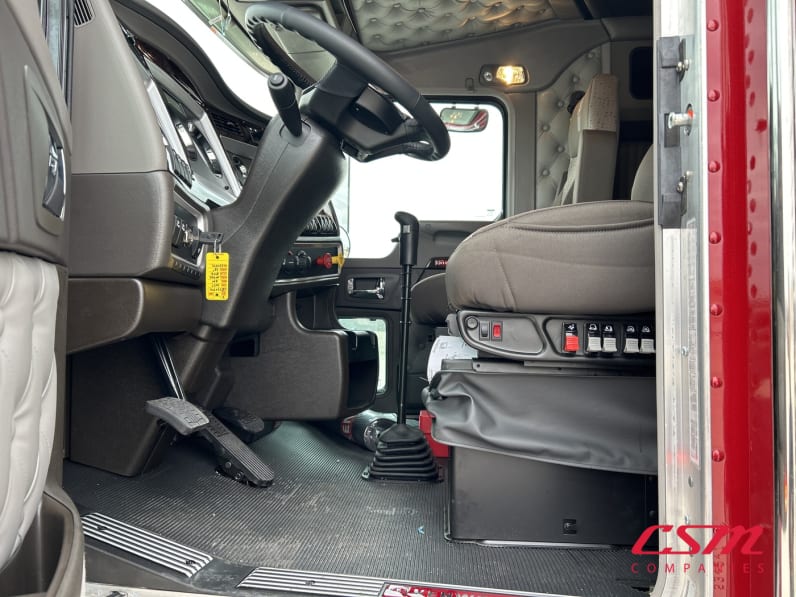Drivers side door open for this 2027 Kenworth W900L (Stock number: VR234541)Weeee