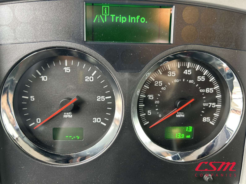 Mileage for this 2027 Kenworth W900L (Stock number: VR234541)Weeee