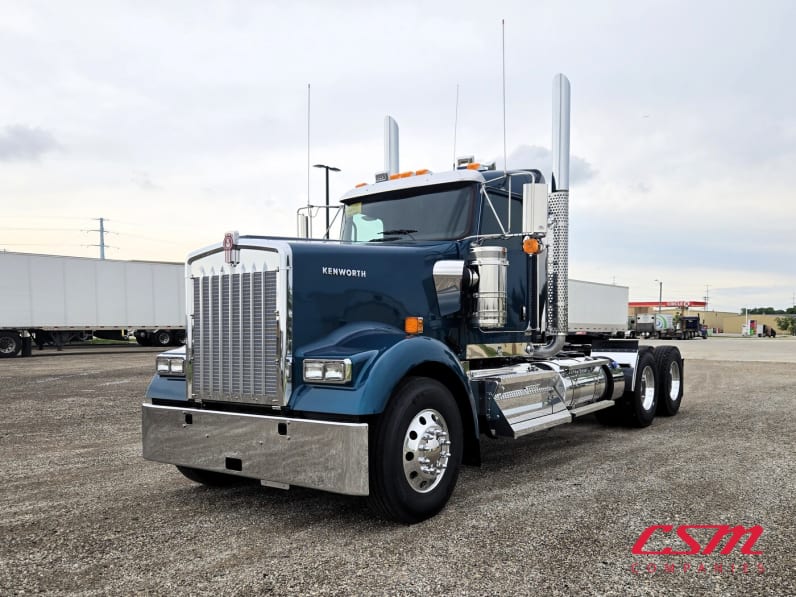 Exterior front drivers side for this 2027 Kenworth W900L (Stock number: VR249705)Weeee