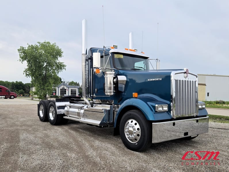 Exterior front passenger side for this 2027 Kenworth W900L (Stock number: VR249705)Weeee