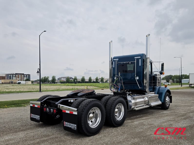 Exterior rear passenger side for this 2027 Kenworth W900L (Stock number: VR249705)Weeee
