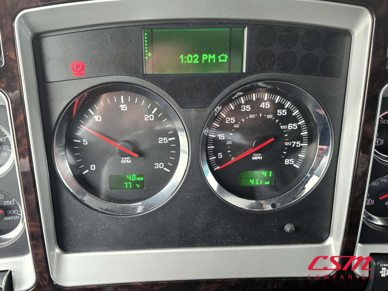 Mileage for this 2027 Kenworth W900L (Stock number: VR249705)Weeee