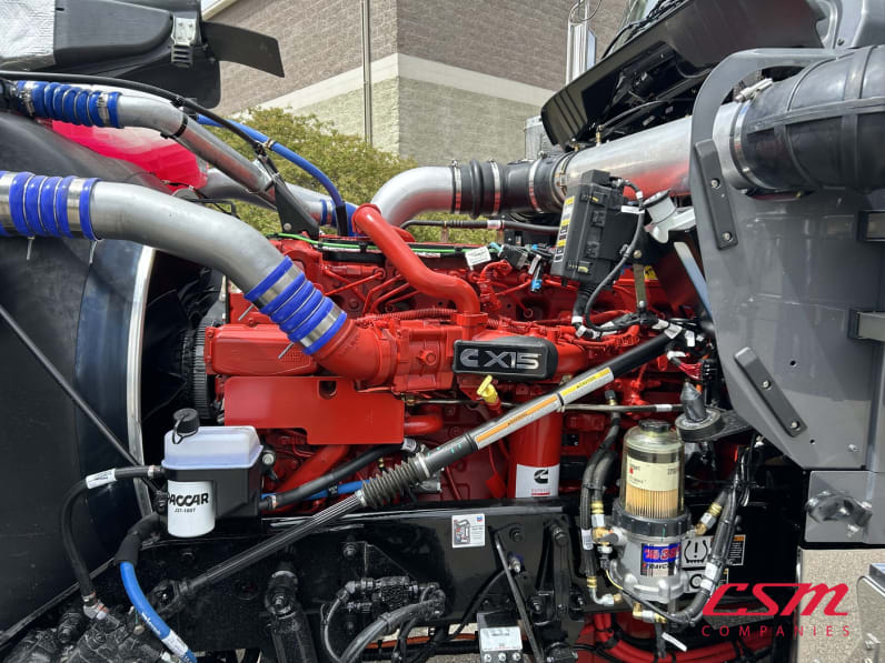 Drivers side engine for this 2027 Kenworth W900L (Stock number: VR249782)Weeee
