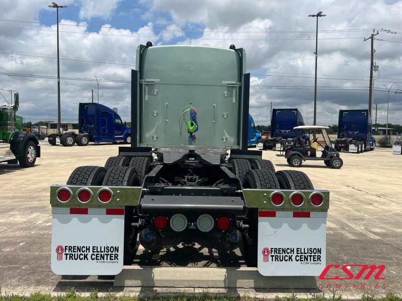Exterior full rear view for this 2027 Kenworth W900L (Stock number: VR249790)Weeee
