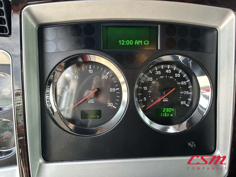 Mileage for this 2027 Kenworth W900L (Stock number: VR249845)Weeee