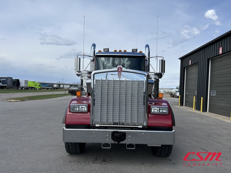 Exterior full front view for this 2027 Kenworth W900B (Stock number: VR249859)Weeee