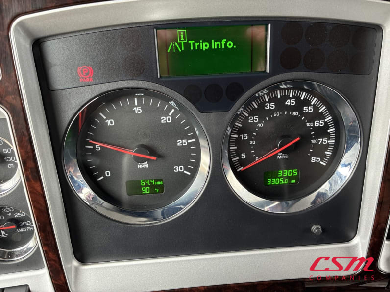 Mileage for this 2027 Kenworth W900B (Stock number: VR250441)Weeee