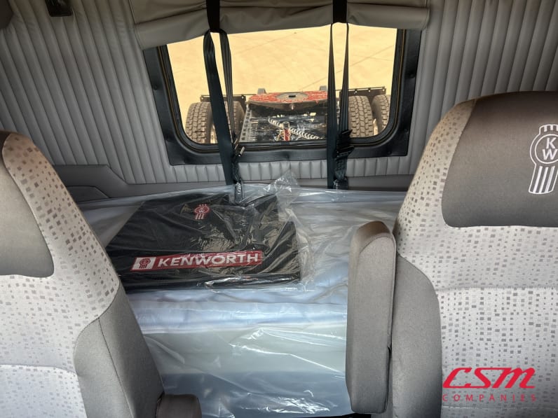 Interior wide sleeper view for this 2027 Kenworth W900B (Stock number: VR264240)Weeee