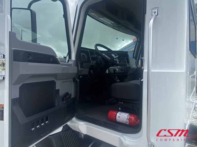 Drivers side door open for this 2027 Mack MD6 (Stock number: VS020326)Weeee