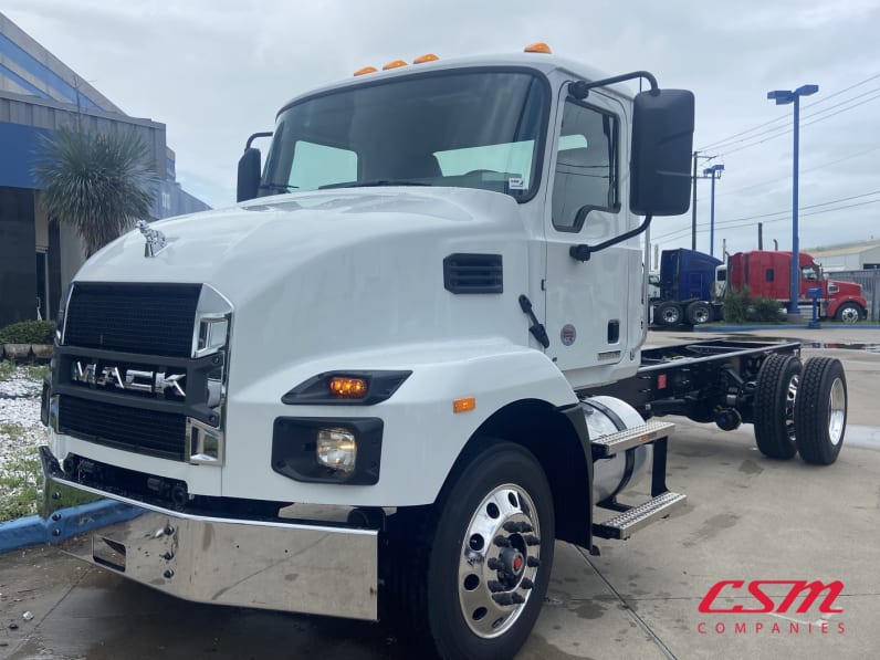 Exterior front drivers side for this 2027 Mack MD6 (Stock number: VS020326)Weeee