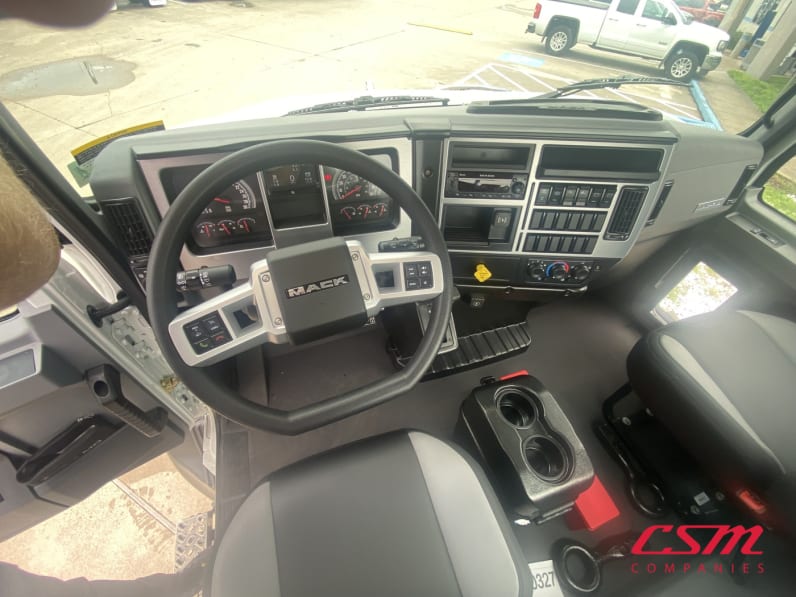 Interior cockpit for this 2027 Mack MD6 (Stock number: VS020327)Weeee