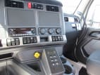 Interior radio and navigation system for this 2024 Kenworth T880 (Stock number: RJ371257)