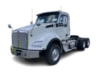 Featured image with white background for this 2025 Kenworth T880 (Stock number: SJ134112)