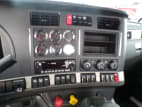 Interior radio and navigation system for this 2025 Kenworth T880 (Stock number: SJ173371)